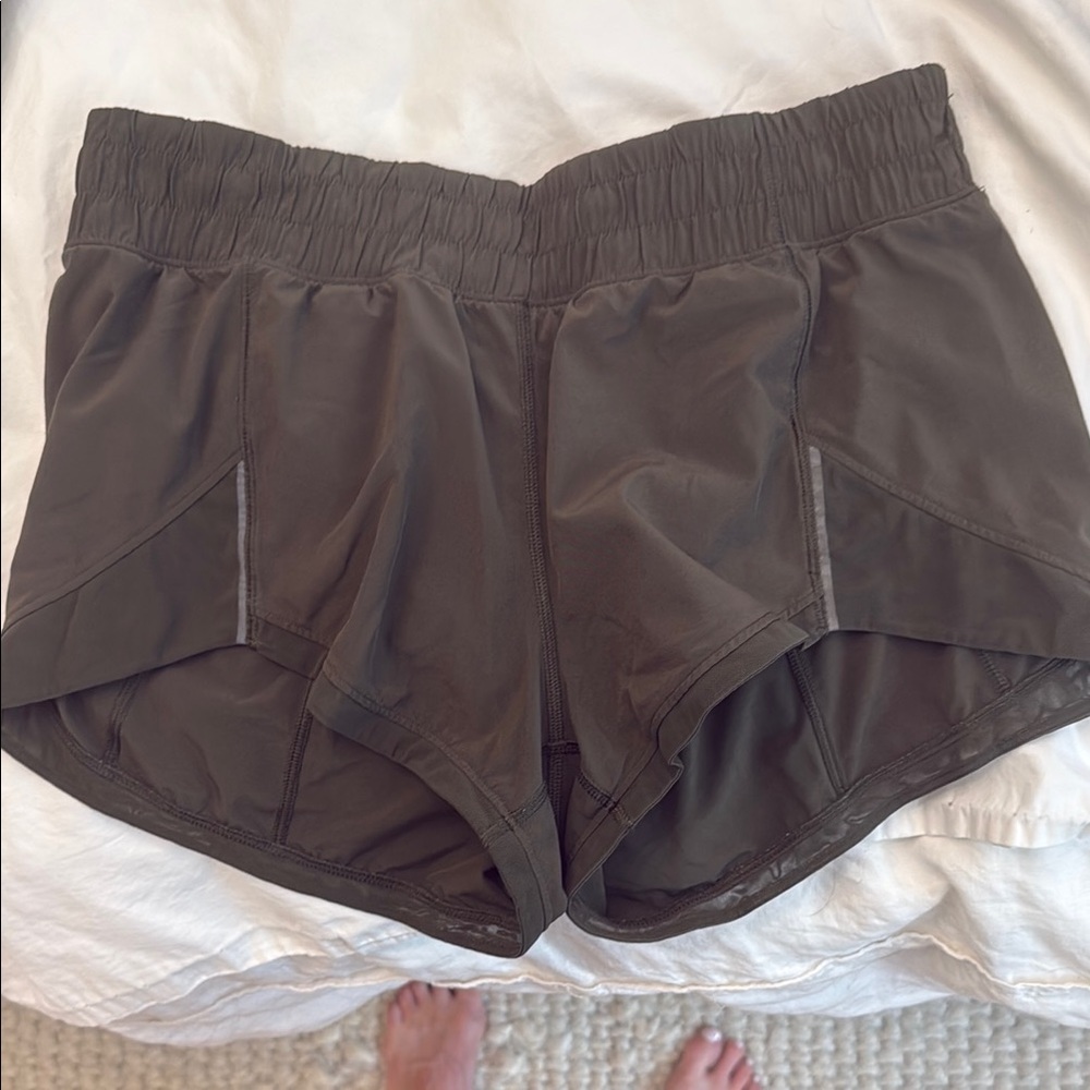 Lululemon Hotty Hot Shorts size 6